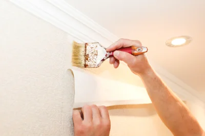 Pose de papier peint à Mérigny — revêtements muraux et toiles de verre
